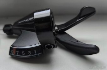 Predám komplet Shimano stred,kazeta,prehadzovačka,brzdy - 16