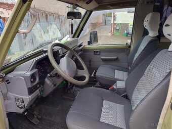 TOYOTA LAND CRUISER LJ 73 - 16