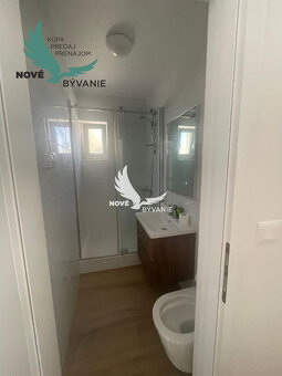 Na predaj vila s bazénom a výhľadom na more v Chorvátsku - P - 16