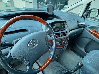 TOYOTA PREVIA - 16