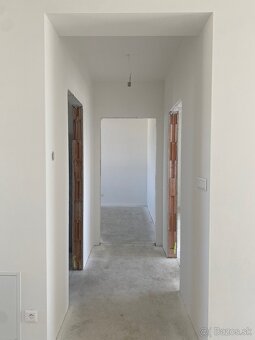 Na predaj ponúkam 5 izb. novostavbu RD v Záblatí. - 16