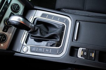 Volkswagen Passat Alltrack 2.0 TDI SCR 4Motion DSG, (2017) - 16