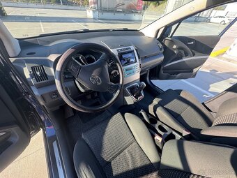 Corolla Verso - 16