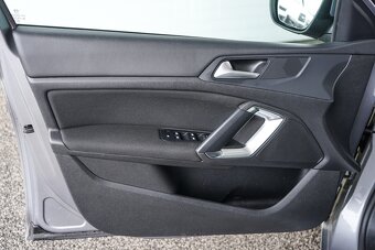 415- Peugeot, 308, 2015, benzín, 1.2 e-THP, 81kw - 16