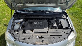 Toyota Corolla 1.6 Benzin / 2010, SR pôvod - 16
