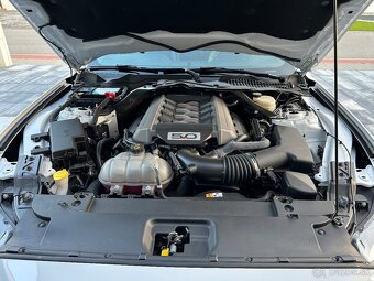 Ford Mustang 5.0Ti-VCT V8 GT nové v ČR 9900km - 16