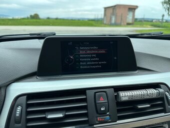 BMW Rad 3 Touring 320d A/T - 16
