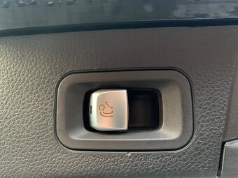 Mercedes C 250d 4matic, 184tis km, 2016, VÝBAVA - 16