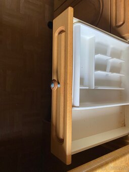 Kuchynská linka z Nemecka so spotrebičmi - 16