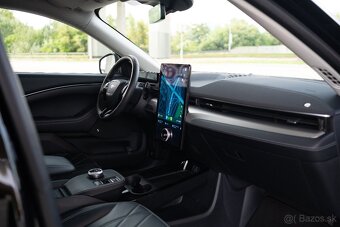 Ford Mustang Mach-E STD RWD 75kWh - odpocet DPH - 94% SoC - 16