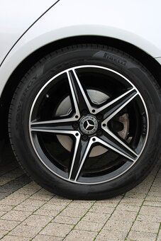 Mercedes-Benz E - 16