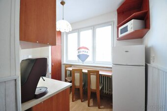 PRENÁJOM, 1-izbový byt, Poprad - Západ, Ul. Štúrova, blok Ze - 16