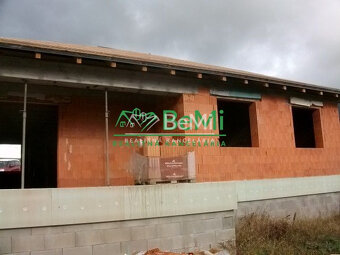 POSLEDNÝ 5 izbový rodinný dom PRI LESE: Novostavba Malý Lapá - 16