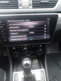 Predám Škoda Superb 3 combi obsah 1,6desel ročník 2020 DSG - 16