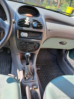 Peugeot 206 1,4 benzín - 16