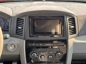 Jeep Grand Cherokee SRT 6.1 HEMI - 16