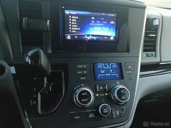 TOYOTA SIENNA XLE 3,5 V6 AWD 2015 NOVÝ MODEL 7 míst LPG - 16