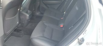 Volvo XC60 D4 2.0L Drive-E Momentum PRO PANORAMA, SLOVENSKY - 16