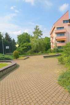 Exkluzívny moderný 4i byt Stromova - 16