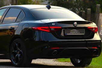 Alfa Romeo Giulia 2.0 Turbo 280 Veloce AT AWD - 16