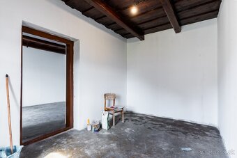 RD s garážou, gazdovský dom, pozemok 2390 m2 - MÉRA - 16