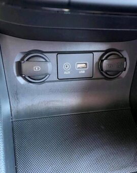 Hyundai i20 1.2 benzín Top stav - 16