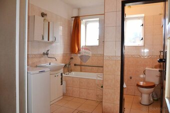 Na predaj dom len pár km od mesta Lučenec - 16