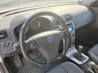 Volvo V50 2.0 100kw M6 - Možné splátky od 19.90 € - 16