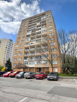 JUH PRI AUPARKU - JANTÁROVÁ -  3 IZBOVÝ BYT PO REKONŠTRUKCII - 16
