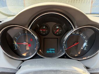 Chevrolet Cruze 1.6 Benzin - 16