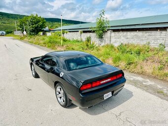 Dodge Challenger R/T Plus V8 5.7 Hemi - 16