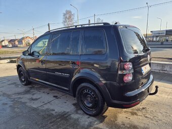 VW cross touran - 16