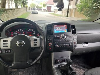 Nissan NAVARA 2.5 DCI 140kw M6 4x4 Rok 2012 PLATINUM - 16