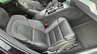 Volvo XC60 2.0 B4 mHEV DARK edition AWD - 16