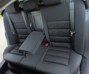 ŠKODA OCTAVIA COMBI 2.0 TDi 103KW CR FAMILY XENON ŤAŽNÉ - 16