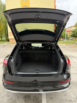 Audi e-tron 55 S-LINE 300 kW 408PS Quattro, Panoráma, Matrix - 16
