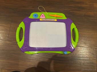 Hračky a hudobné nástroje - 16