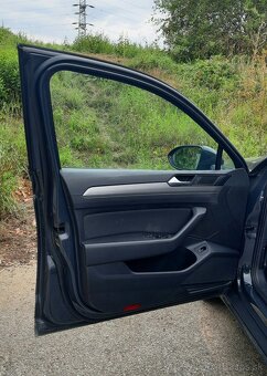 Predám  Volkswagen Passat Variant 2.0 TDI EVO Elegance DSG - 16