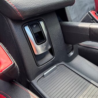 Volkswagen Golf 6 Cabrio 2.0 TDI DSG - 16