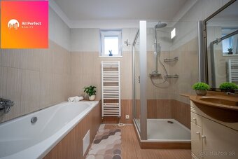 Na predaj rodinný dom s bazénom v Opoji - 16