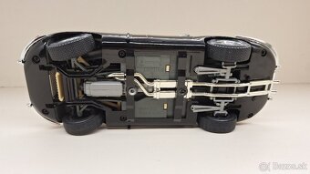 1:18 JAGUAR E COUPE, č - 16