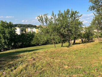 Stará Turá - atraktívny 1600 m2 stavebný pozemok s výhľadom - 16