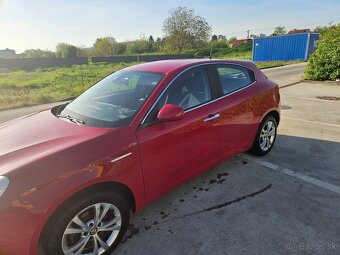 Alfa Romeo Giulietta 1.4TJET DISTINTIVE - 16