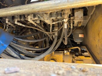 KOMATSU WB93S-5EO - 16