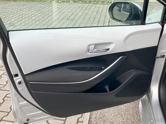 Toyota Corolla Combi TS 1.8 Hybrid e-CVT Comfort, 72kW, A1 - 16