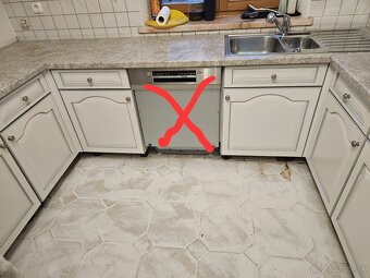 Masívna kuchynská linka z Nemecka so spotrebičmi - 16