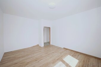 RODINNÝ DOM - KALINKOVO, BUNGALOV-NOVOSTAVBA, 534m2 POZEMOK - 16