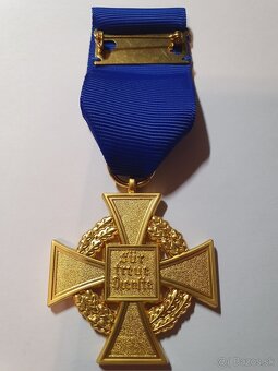 Vyznamenanie , Slovensky stat , zelezny kriz , odznak - 16