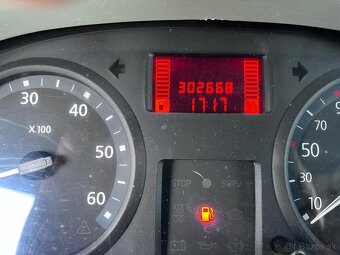 Renault Trafic 2.0DCi - 16