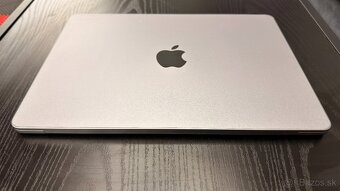 Predám Macbook Air M2 16GB RAM, 512SSD, vadný dislej - 16